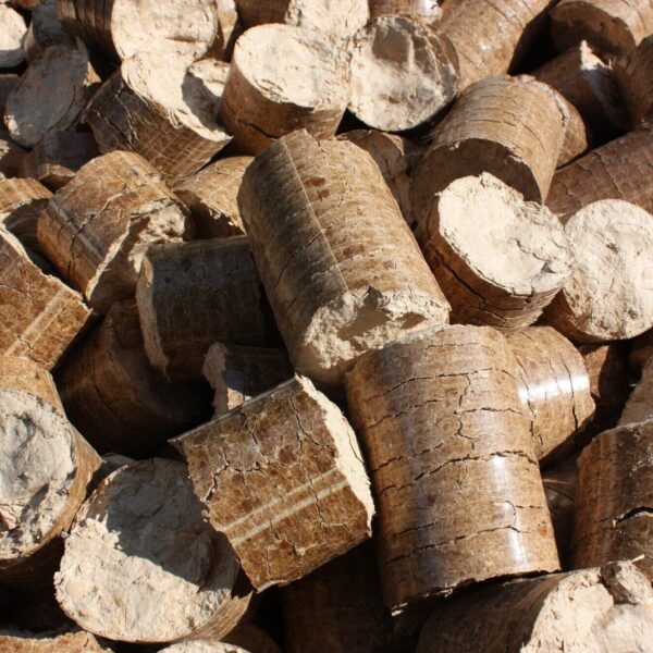 The Benefits of Using Compressed Wood Pellets for Outdoor Heating