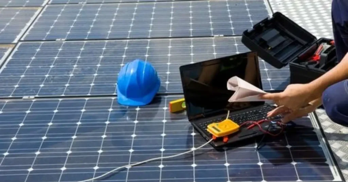 The Importance of Regular Solar Maintenance Services: Saving Money and Energy